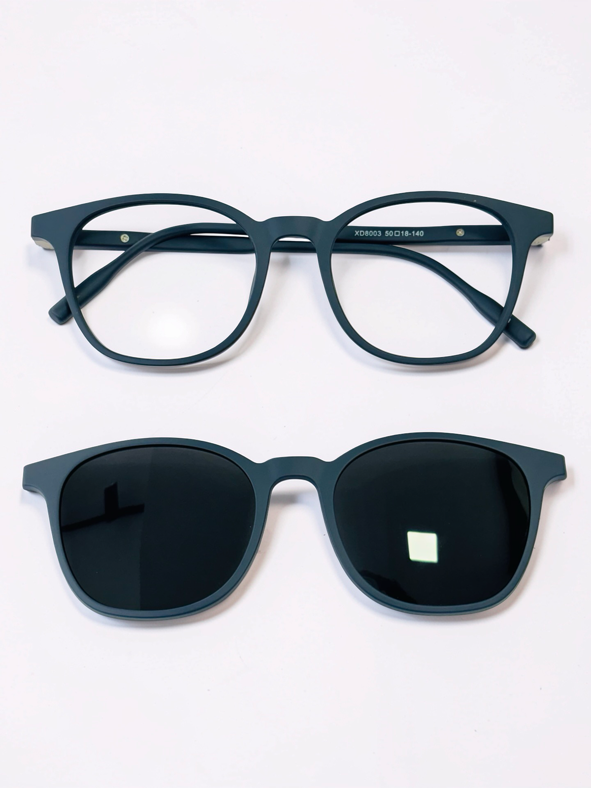 XD8003 Round Clip-On Eyeglasses – Matte Black Grey Gradient