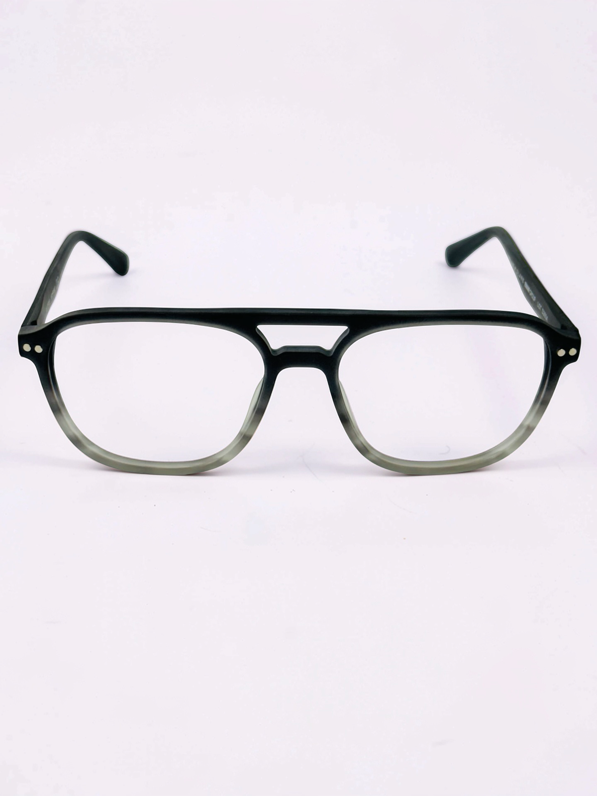 D2604 Square Aviator Clip-On Eyeglasses – Black Grey Gradient