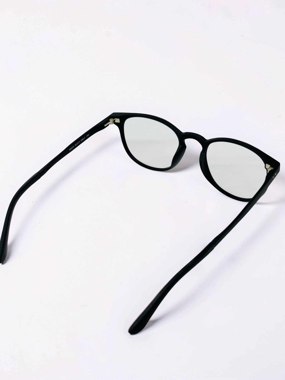 NA974 Round Clip-On Eyeglasses – Matte Black