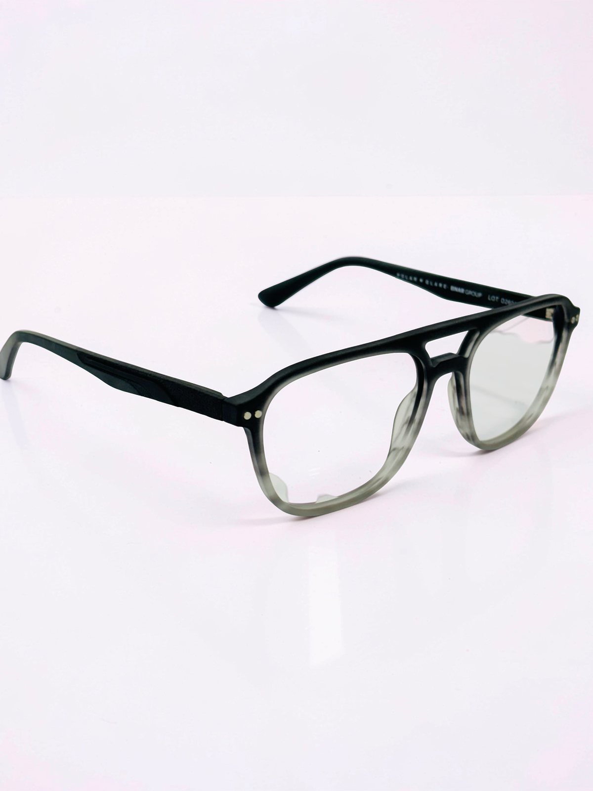 D2604 Square Aviator Clip-On Eyeglasses – Black Grey Gradient