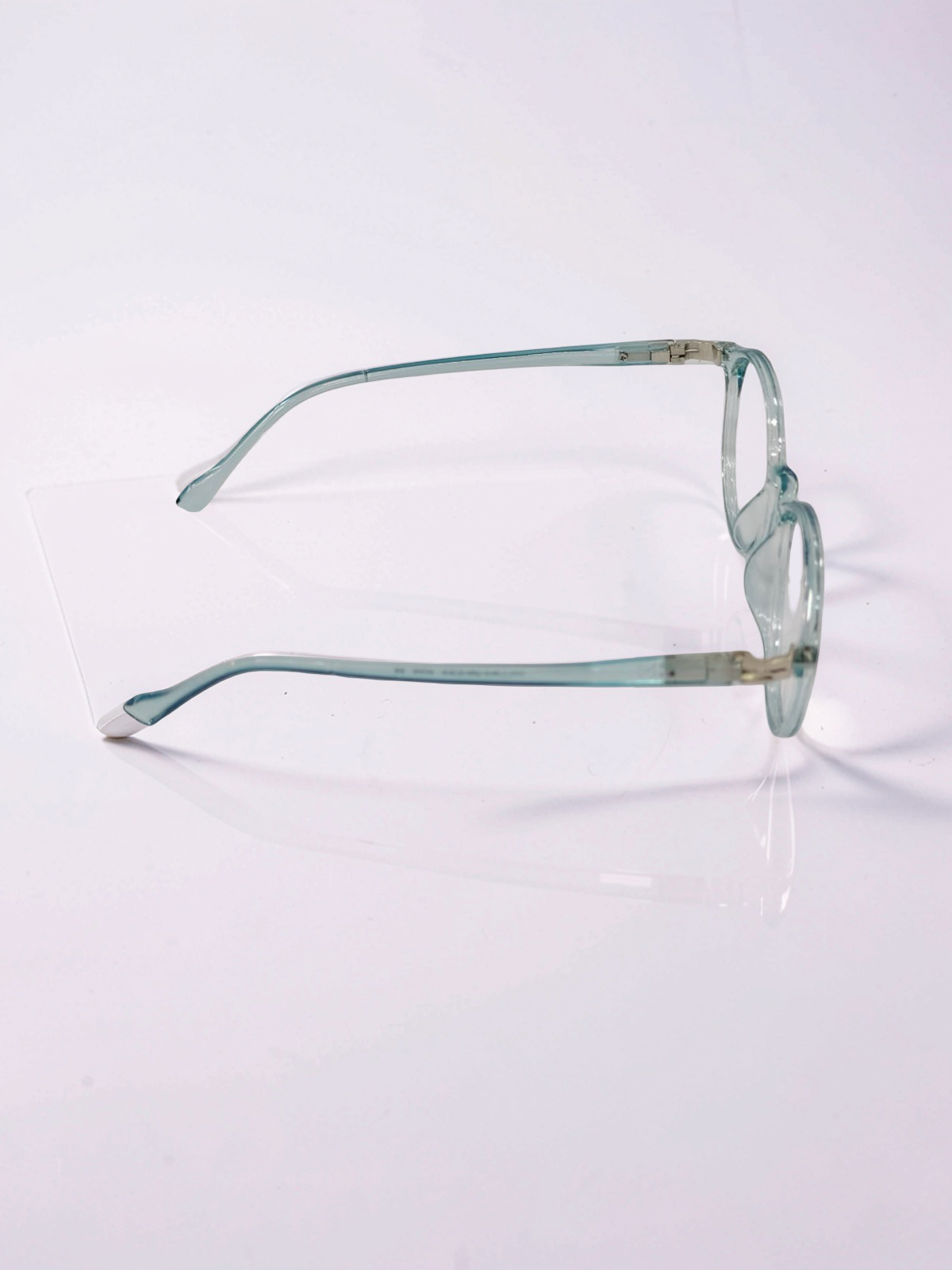 Round Transparent Teal Optical Frame – Flexible Unisex