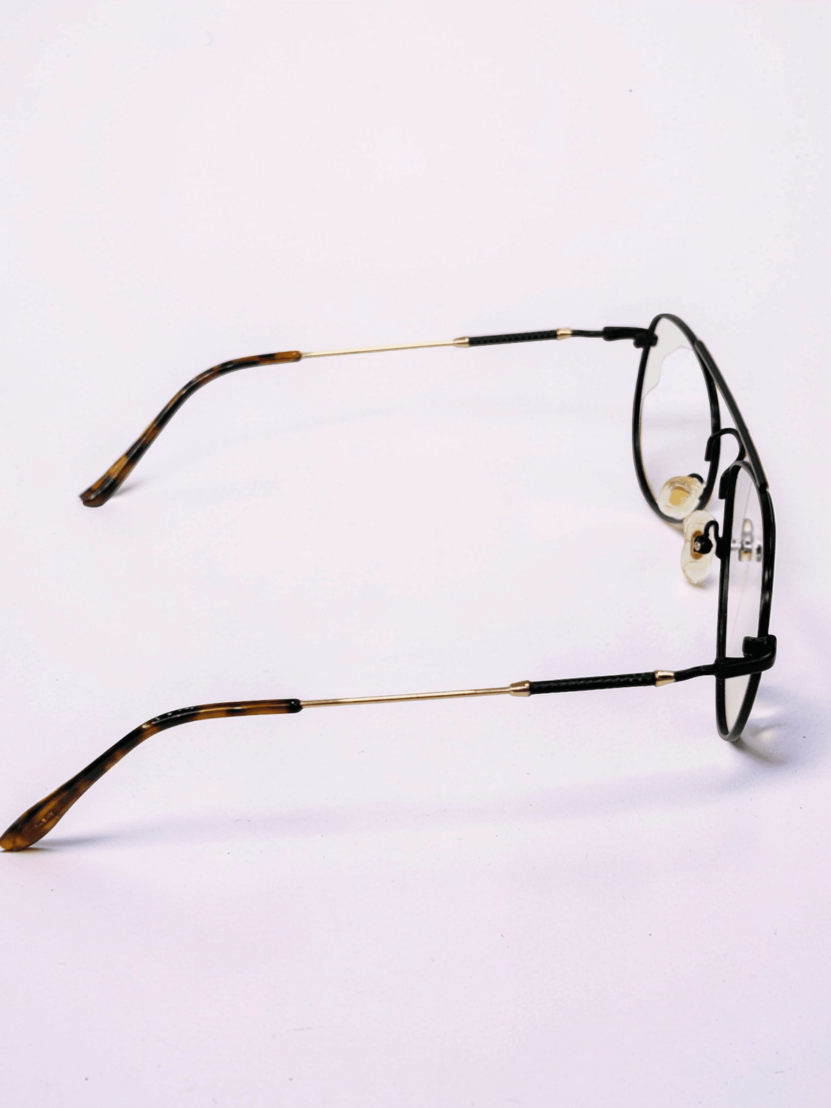 Black & Gold Aviator Stainless Steel Frame – Unisex - Glow Opticals